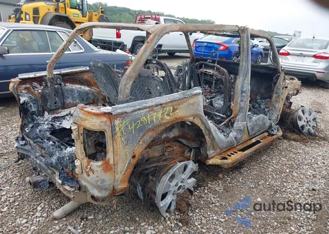 2018 Jeep Wrangler Unlimited Sahara 4X4 from USA, damaged, VIN 1C4HJXEG2JW117902